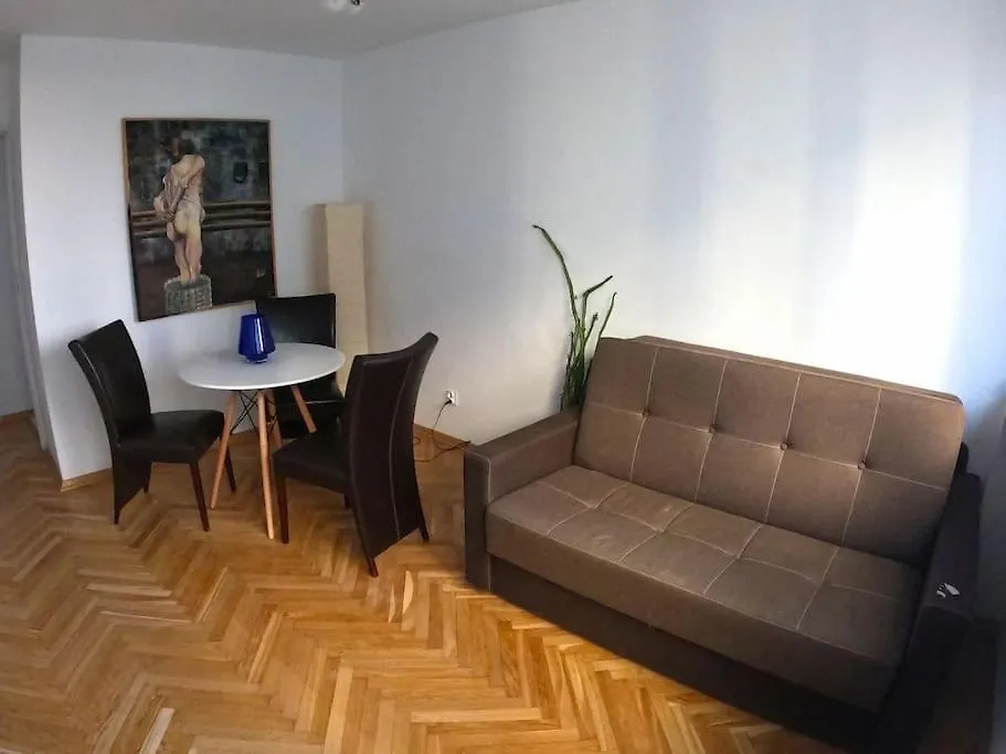 Sliska Central Location, High Standard Varsó 0*,  Lengyelország